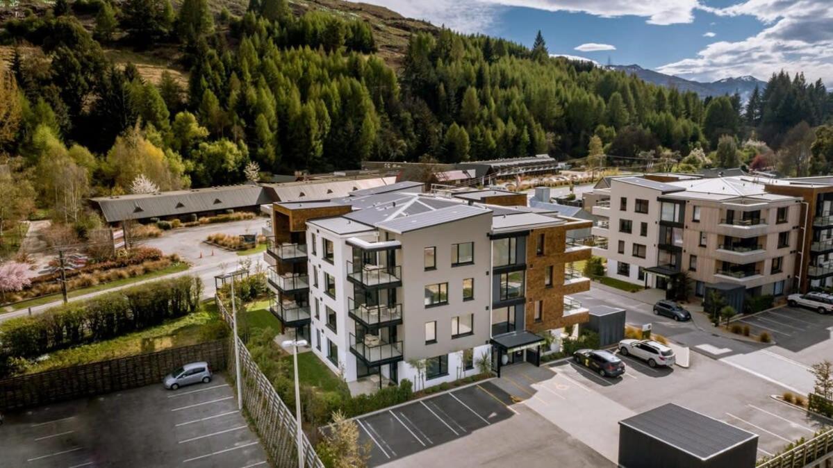 Cozy Coronet Peak Apartment At La Residence Du Parc Куийнстаун Екстериор снимка